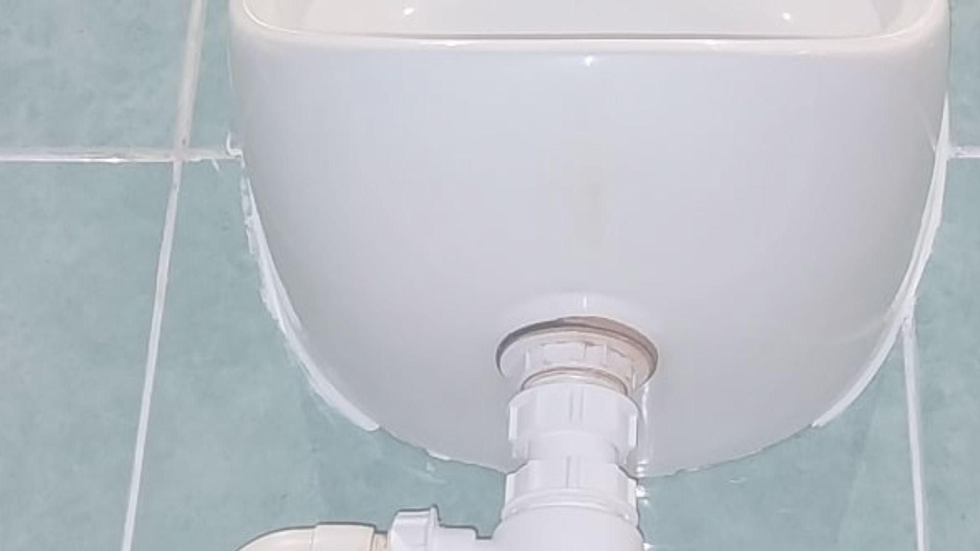 Urinal after a deep clean, clean and odour free