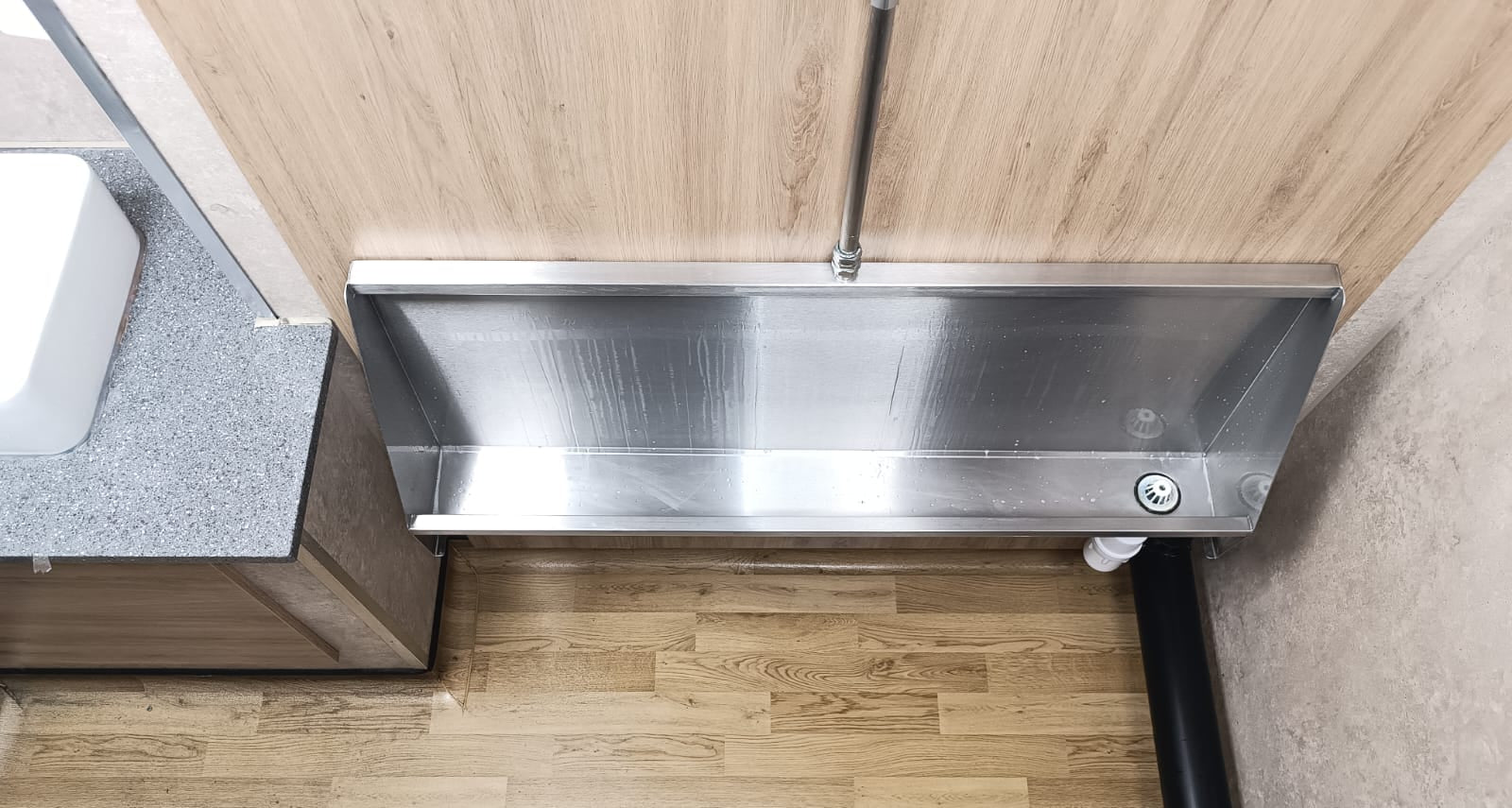 Trough screens keeping a washroom trough clean and fresh